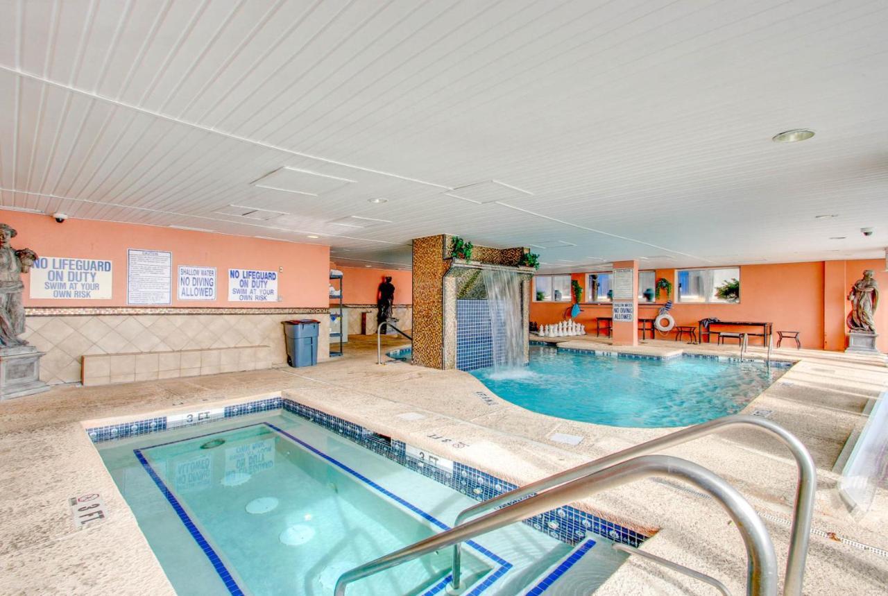 Beach-Side Condo W Pools 미를 비치 외부 사진